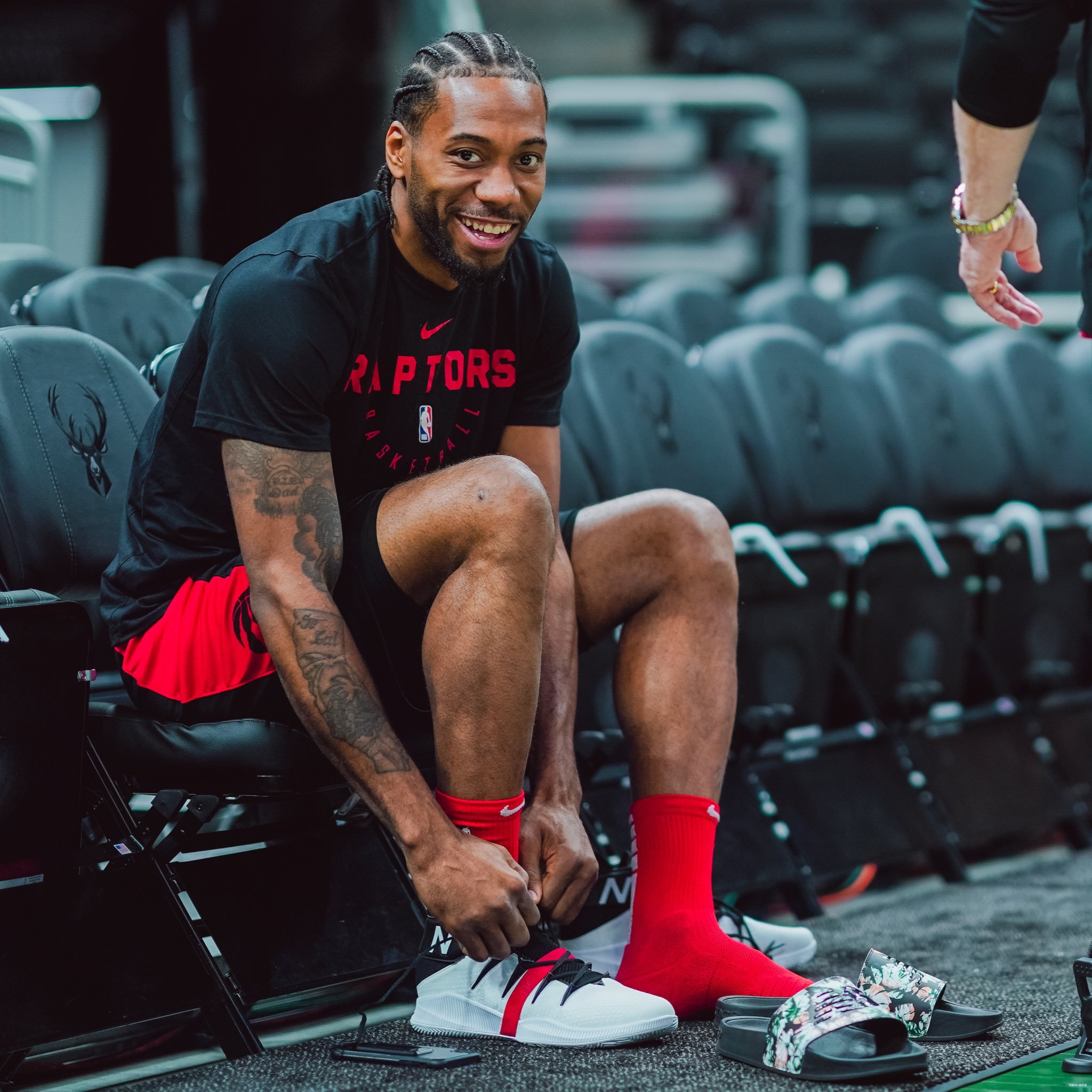 拉回正中 拉回正中